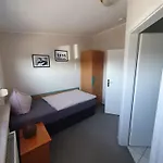 Apartment Neumuhler Hof: Spacious Family With Multiple Bathrooms And Free Parking *