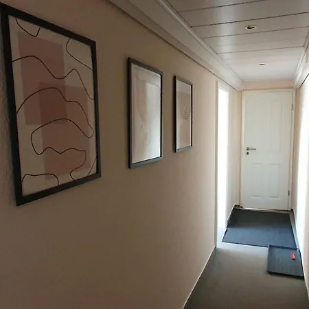 Neumuehler Hof- 