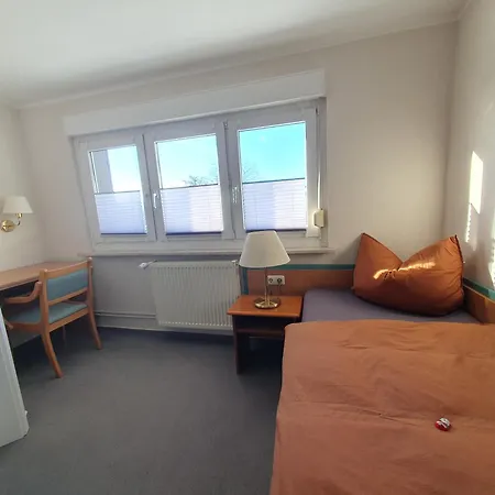 Neumühler Hof- Thomas 3 Zimmer,3 Bäder Mit Dusche, Kostenfreie Parkplätze Vor Dem Haus Apartamento *