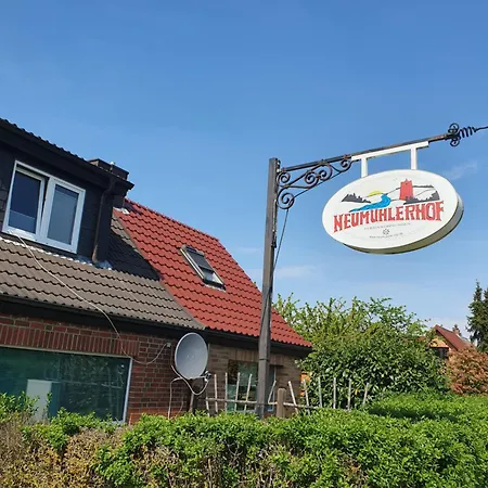 Neumuehler Hof- 