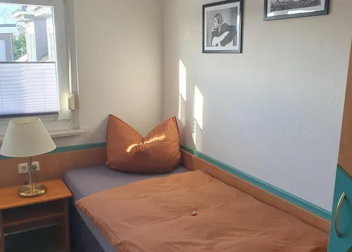 Apartment Neumuhler Hof: Spacious Family With Multiple Bathrooms And Free Parking Schwerin (Mecklenburg-Vorpommern)