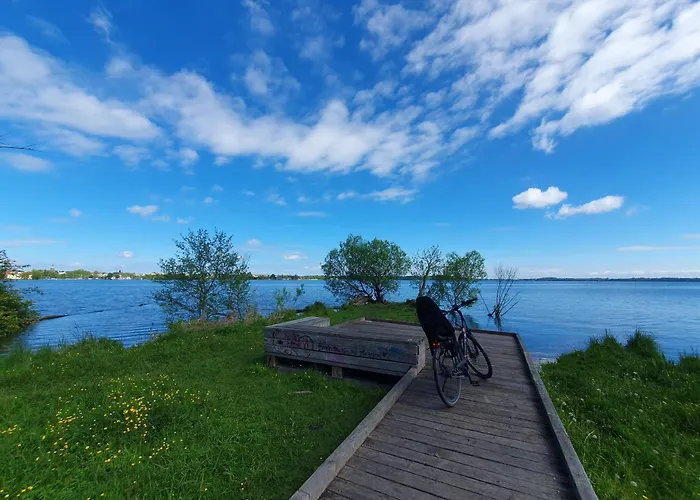 Neumuhler Hof: Spacious Family With Multiple Bathrooms And Free Parking