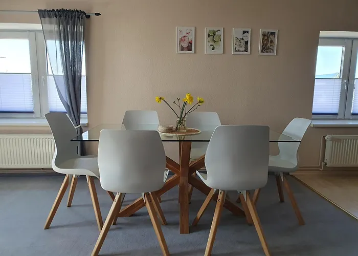 Neumuhler Hof: Spacious Family With Multiple Bathrooms And Free Parking *